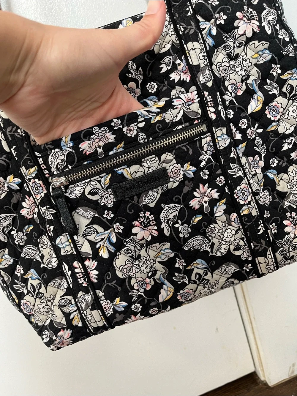 Vera Bradley Vera Tote holland garden Black Floral Quilted Pink Cream zipper
